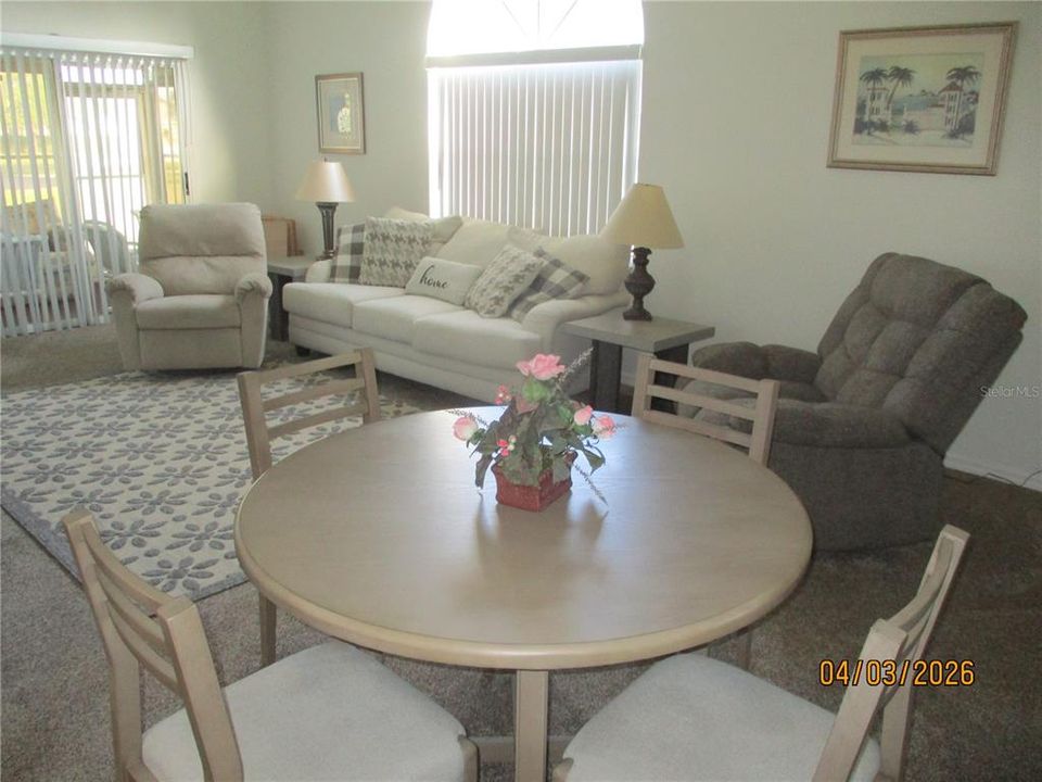 На продажу: $249,000 (2 спален, 2 ванн, 1121 Квадратных фут)