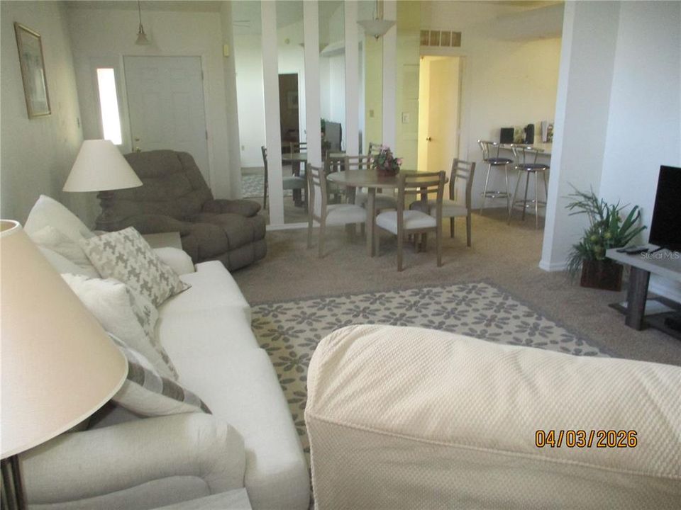 На продажу: $249,000 (2 спален, 2 ванн, 1121 Квадратных фут)