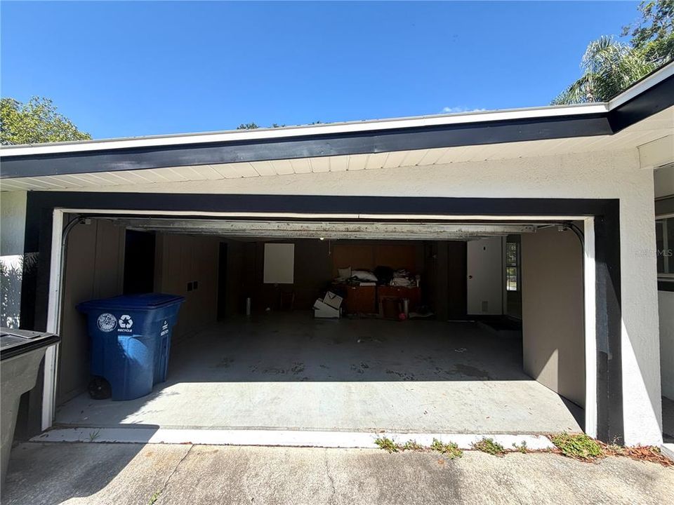 Active With Contract: $2,499 (3 beds, 2 baths, 1422 Square Feet)