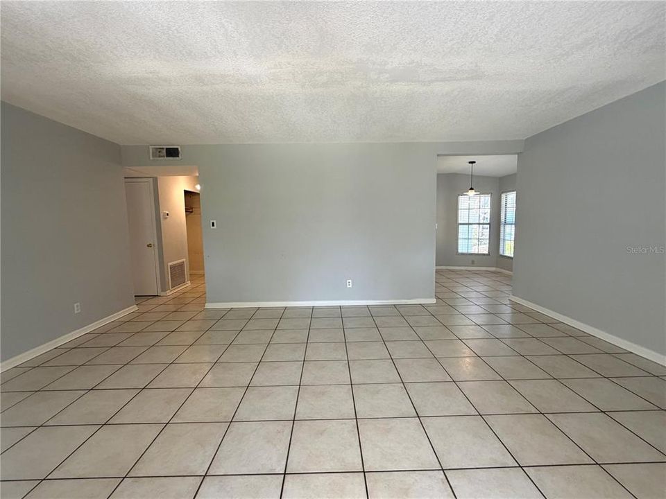 Active With Contract: $2,499 (3 beds, 2 baths, 1422 Square Feet)