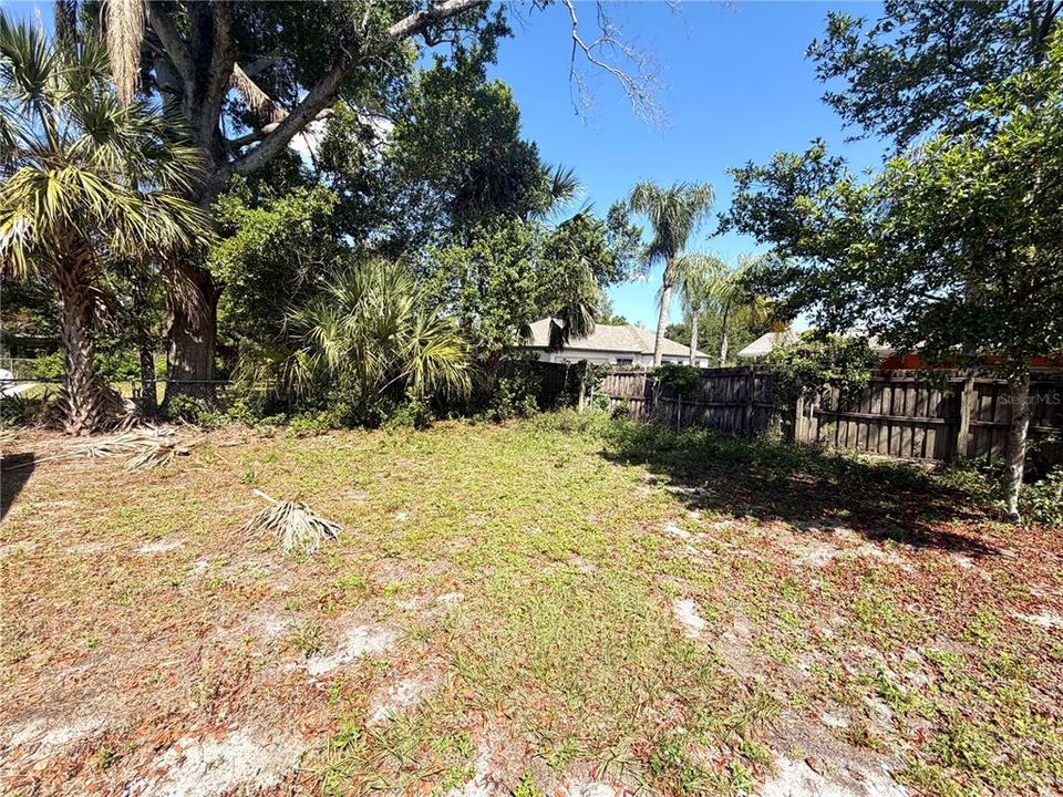 Active With Contract: $2,499 (3 beds, 2 baths, 1422 Square Feet)