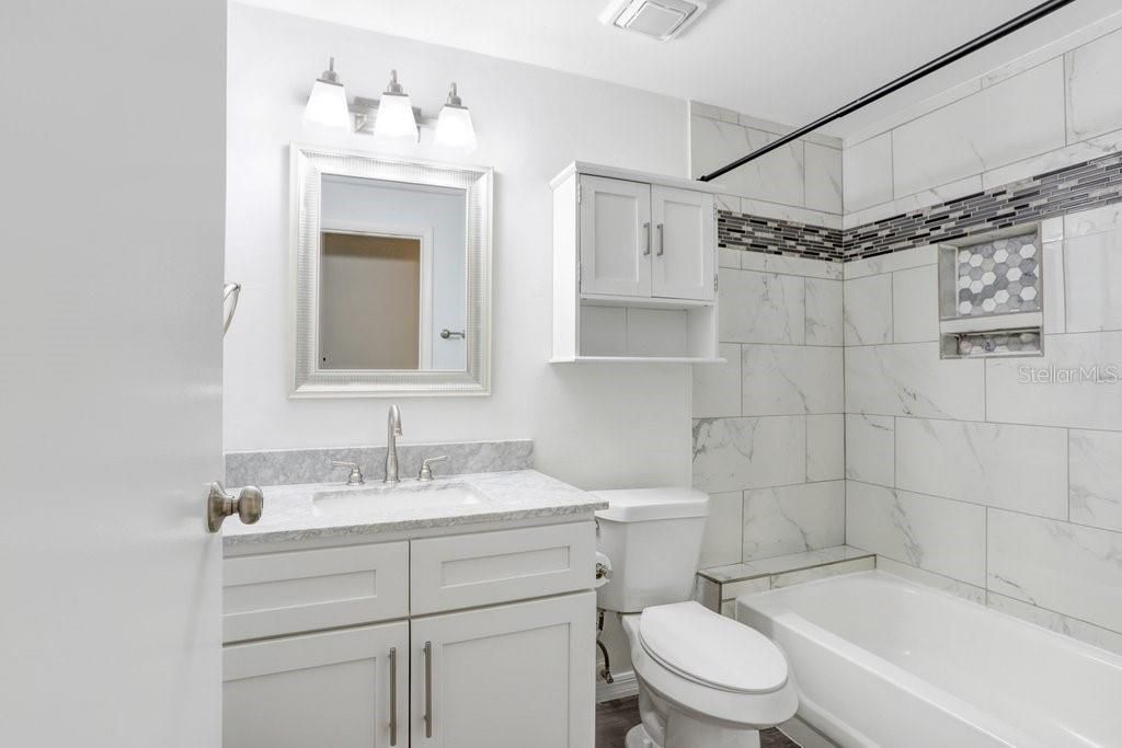 For Rent: $1,700 (2 beds, 2 baths, 915 Square Feet)