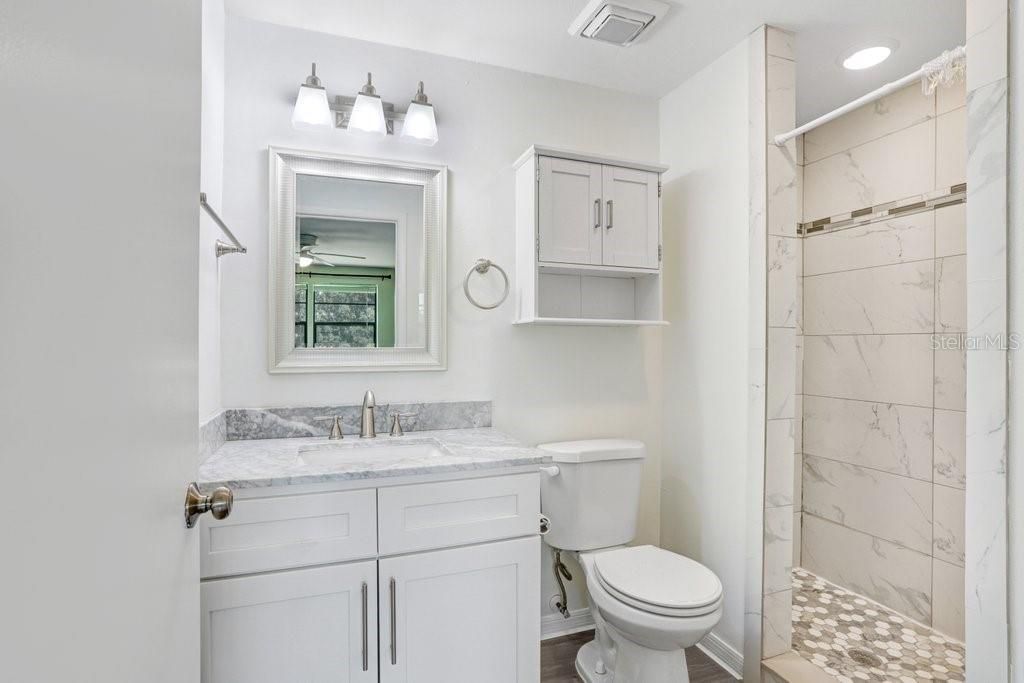 For Rent: $1,700 (2 beds, 2 baths, 915 Square Feet)