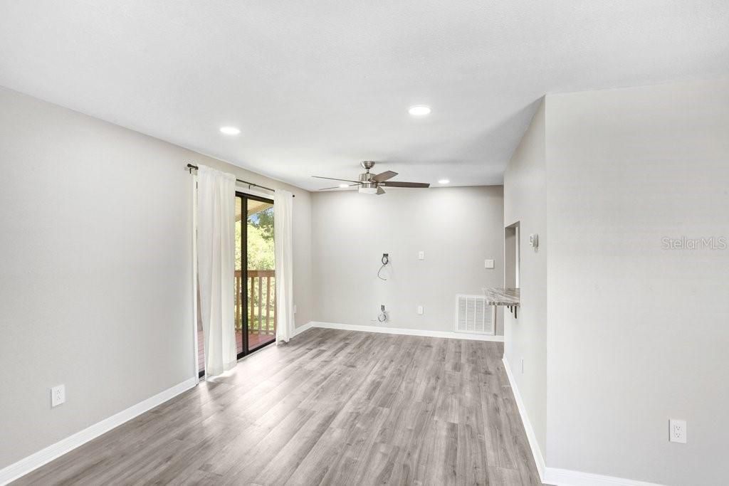 For Rent: $1,700 (2 beds, 2 baths, 915 Square Feet)