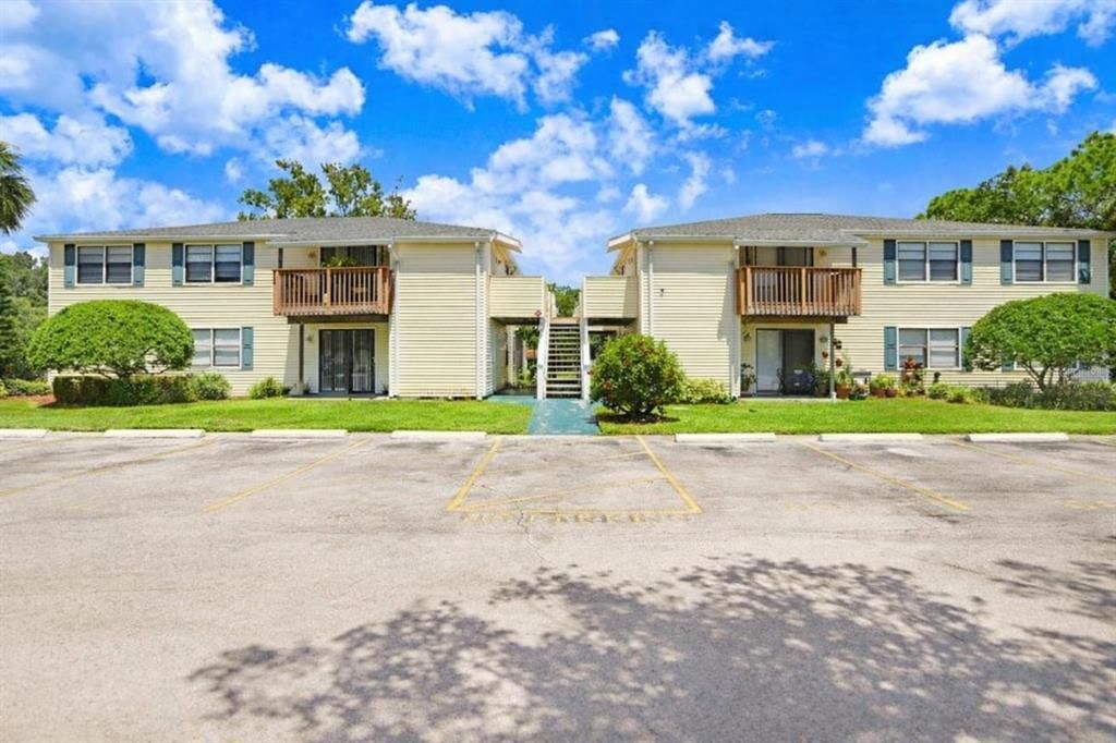 For Rent: $1,700 (2 beds, 2 baths, 915 Square Feet)