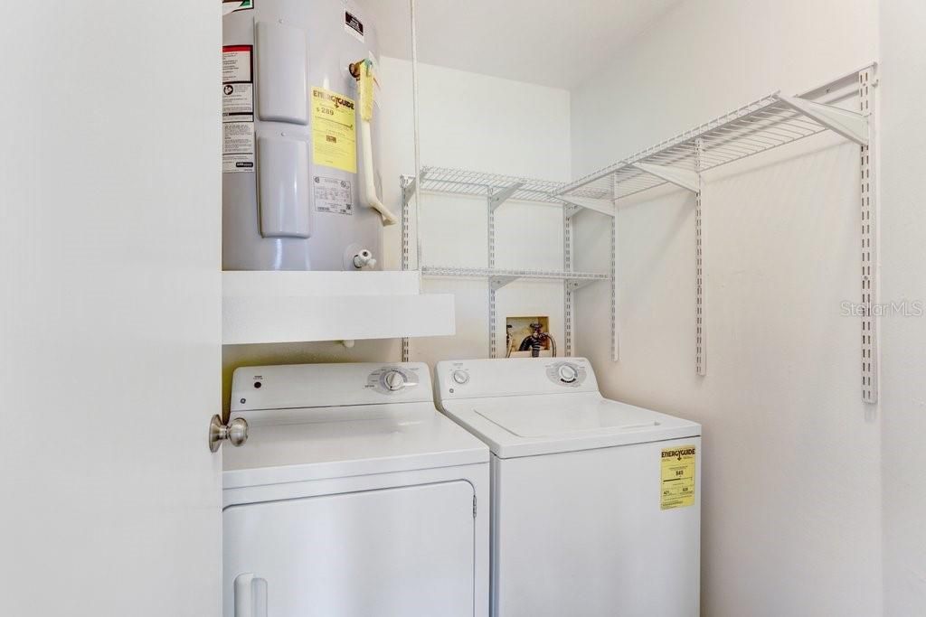 For Rent: $1,700 (2 beds, 2 baths, 915 Square Feet)