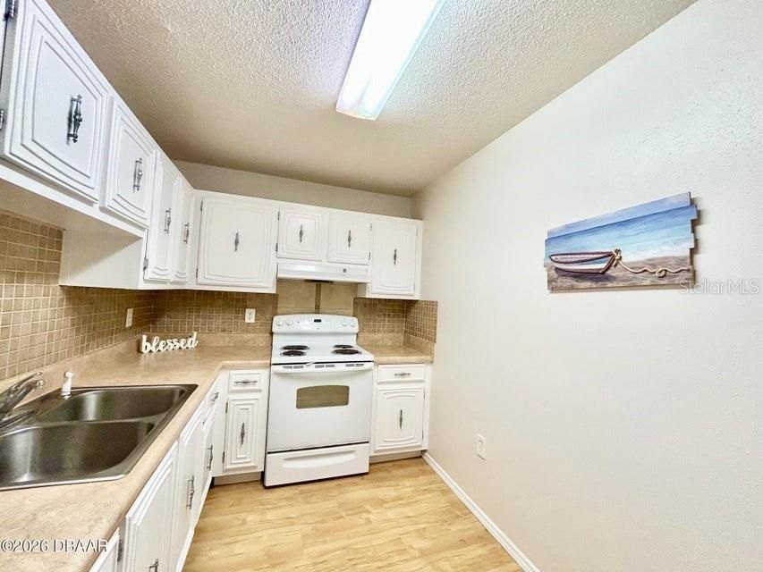 На продажу: $137,900 (1 спален, 1 ванн, 710 Квадратных фут)
