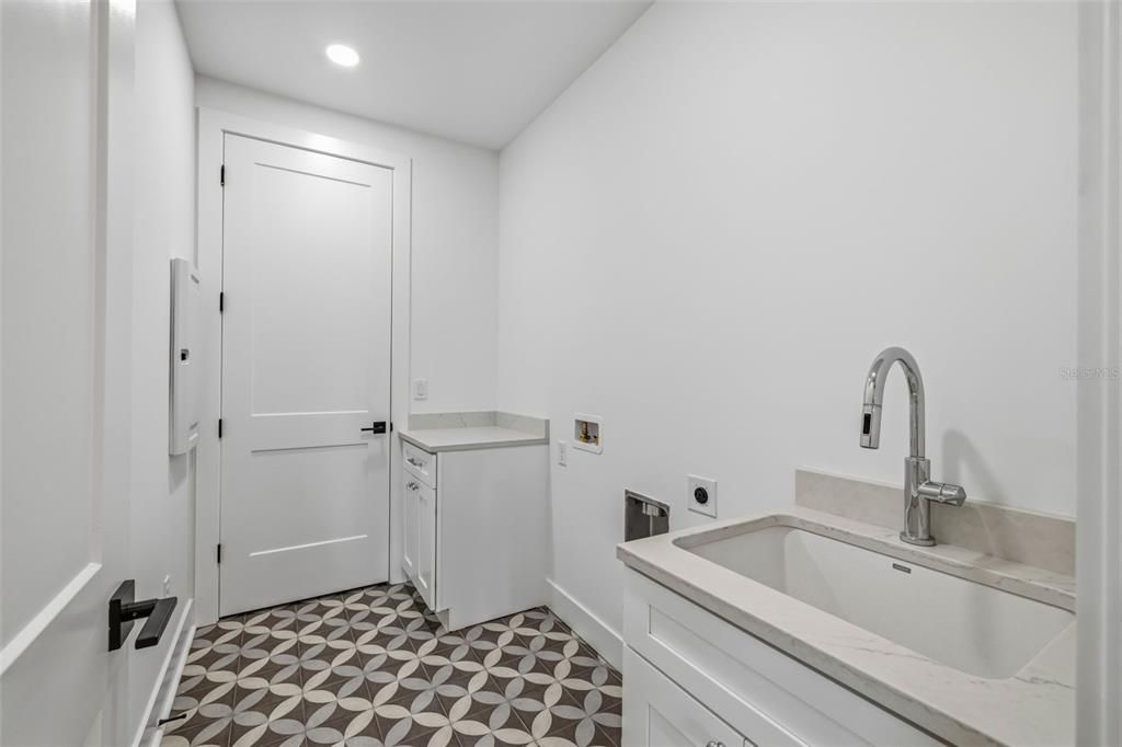 В аренду: $9,500 (4 спален, 4 ванн, 3016 Квадратных фут)