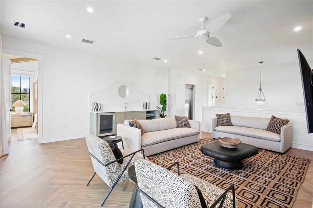 En Venta: $6,295,000 (9 camas, 9 baños, 4944 Pies cuadrados)