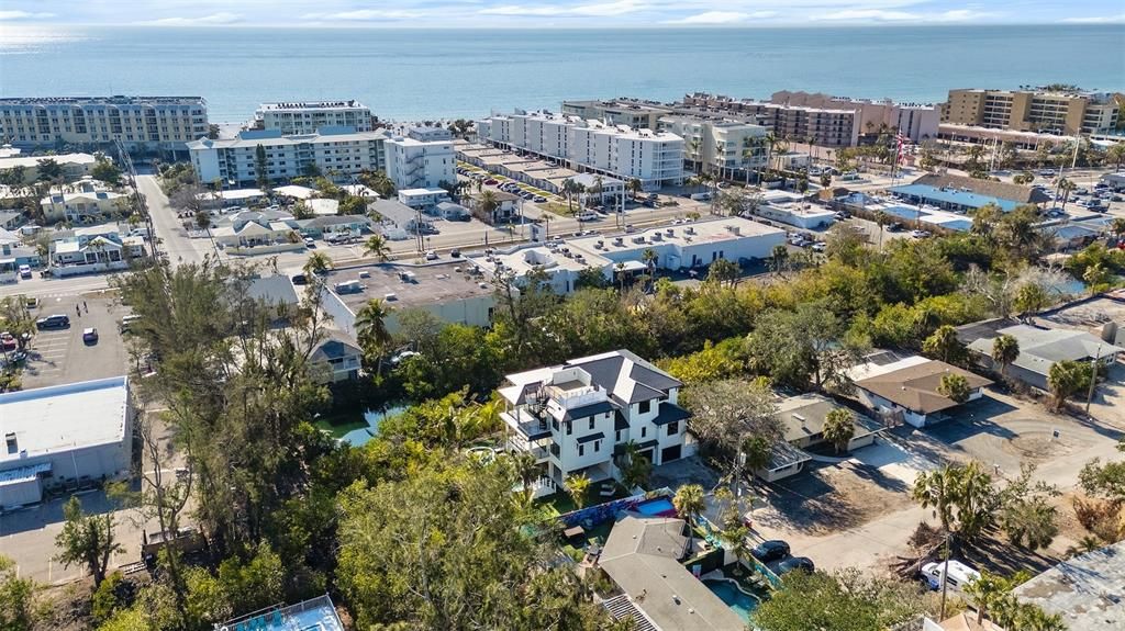 En Venta: $6,295,000 (9 camas, 9 baños, 4944 Pies cuadrados)