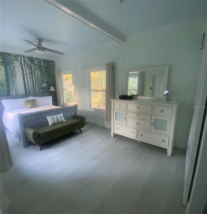 For Sale: $469,500 (3 beds, 2 baths, 1611 Square Feet)