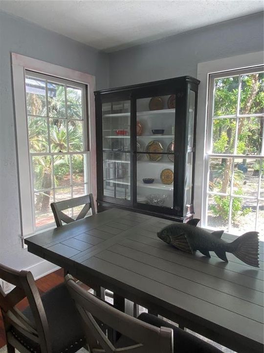 For Sale: $469,500 (3 beds, 2 baths, 1611 Square Feet)