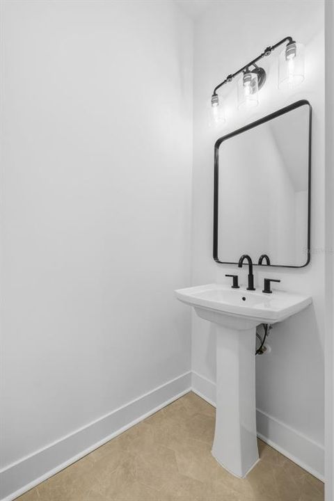 For Rent: $8,900 (4 beds, 3 baths, 2600 Square Feet)