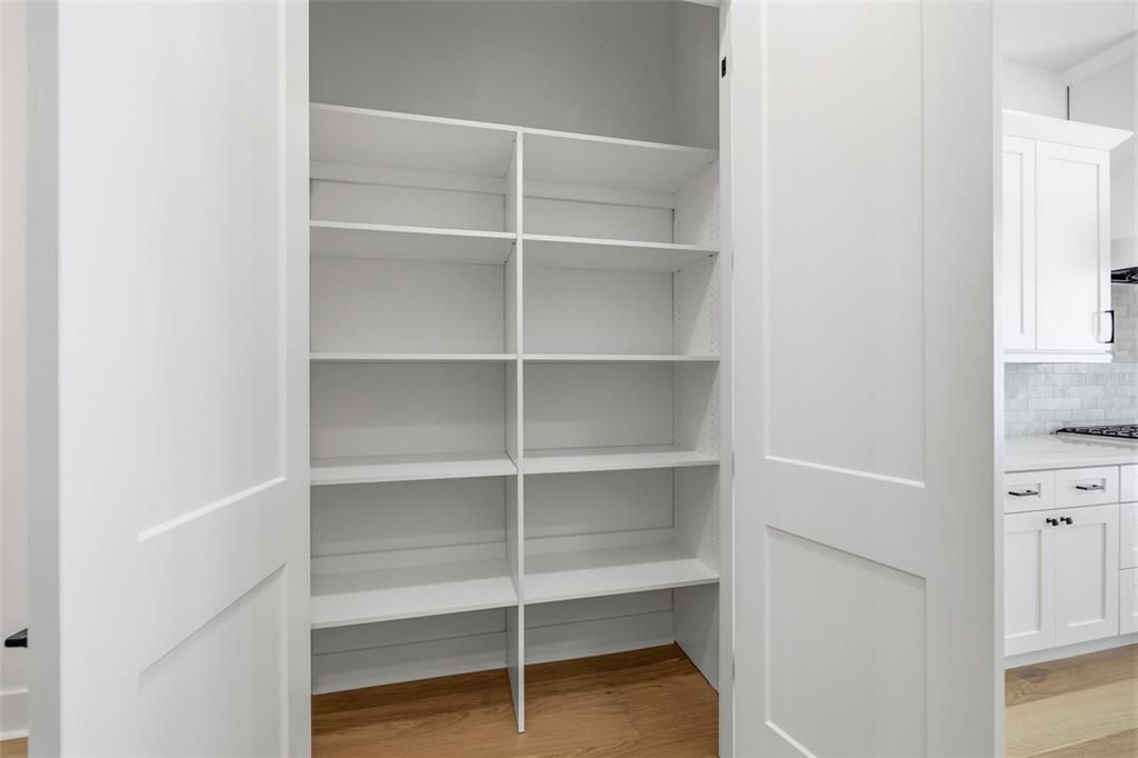 For Rent: $8,900 (4 beds, 3 baths, 2600 Square Feet)