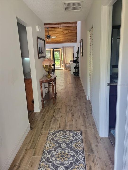 For Rent: $1,850 (2 beds, 2 baths, 1249 Square Feet)