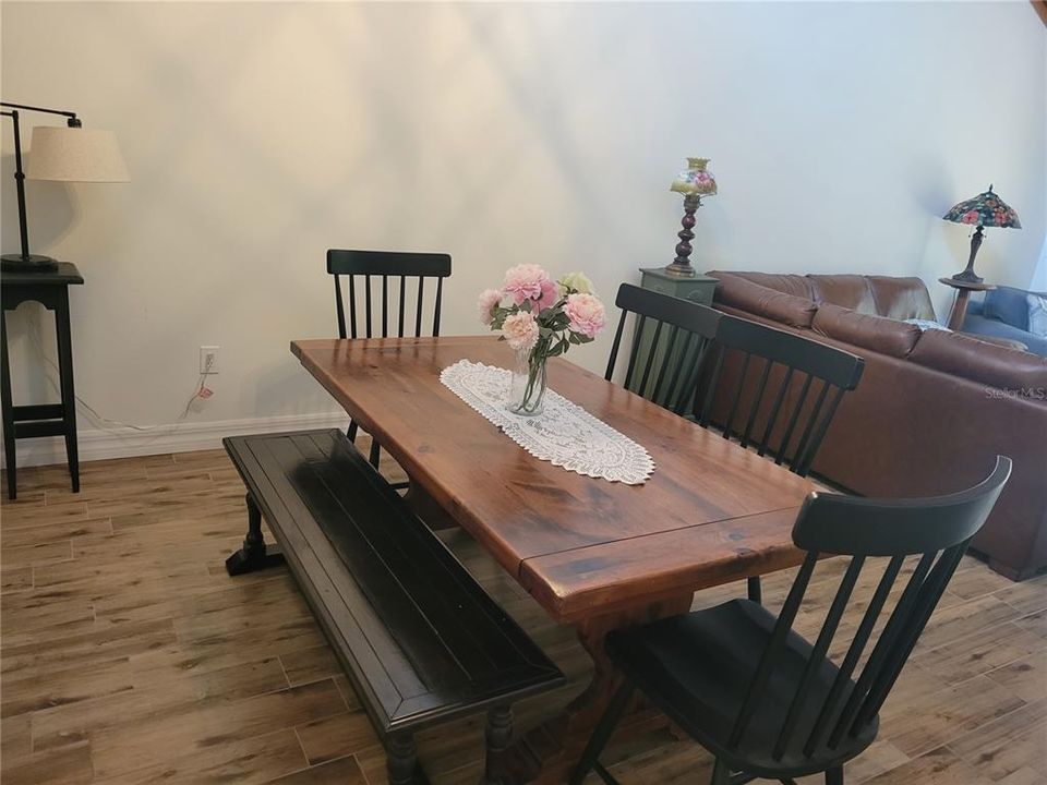 For Rent: $1,850 (2 beds, 2 baths, 1249 Square Feet)