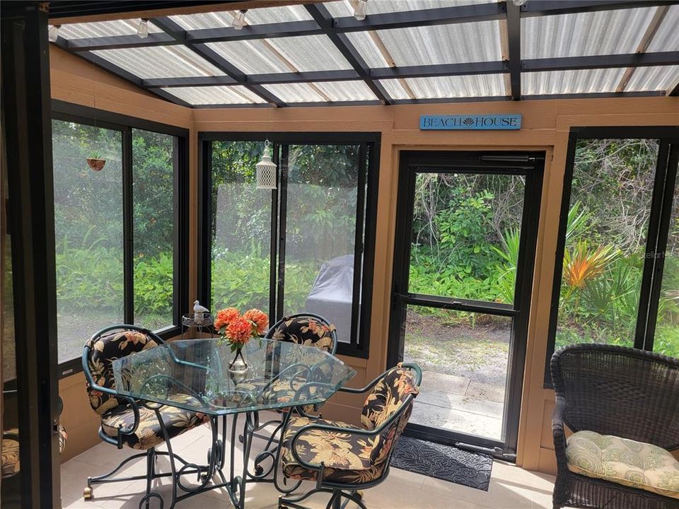 For Rent: $1,850 (2 beds, 2 baths, 1249 Square Feet)