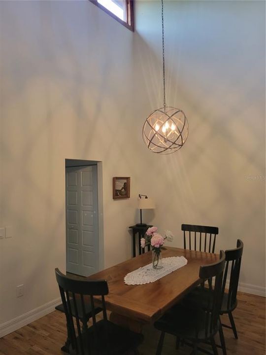 For Rent: $1,850 (2 beds, 2 baths, 1249 Square Feet)