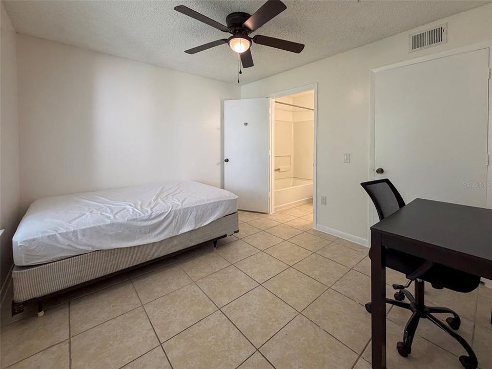 For Rent: $1,950 (4 beds, 4 baths, 1312 Square Feet)