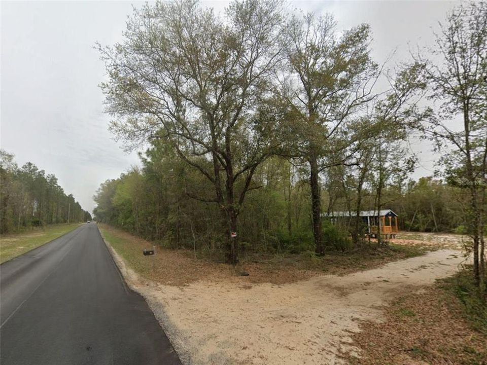 На продажу: $127,000 (4.95 acres)