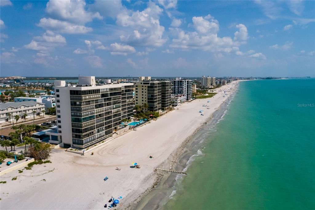 На продажу: $675,000 (2 спален, 2 ванн, 1100 Квадратных фут)