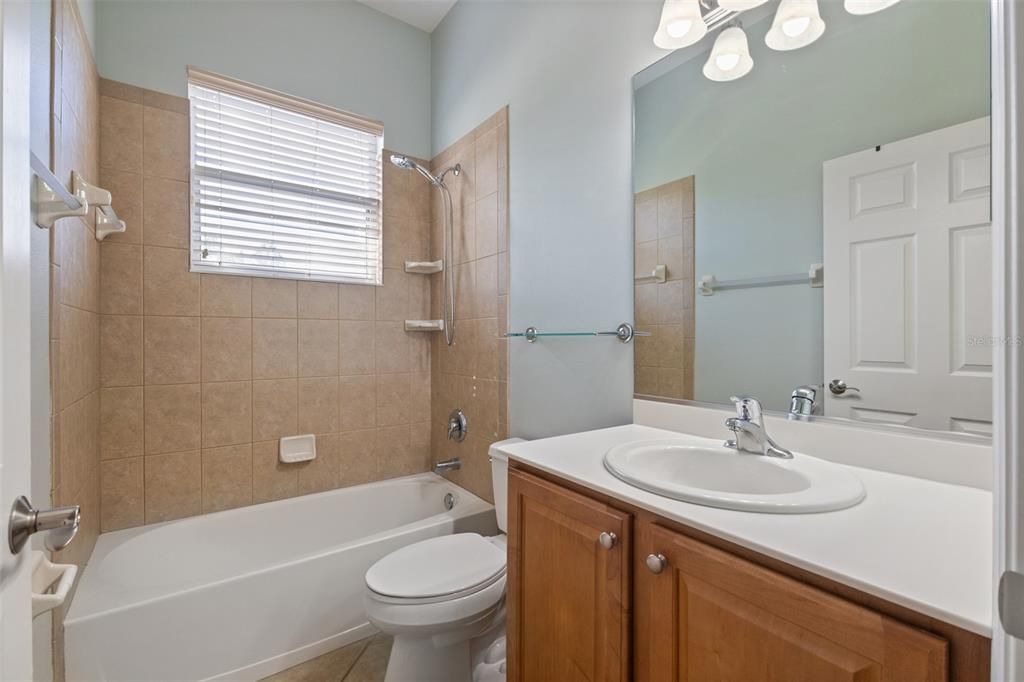 En Venta: $439,900 (3 camas, 2 baños, 2071 Pies cuadrados)