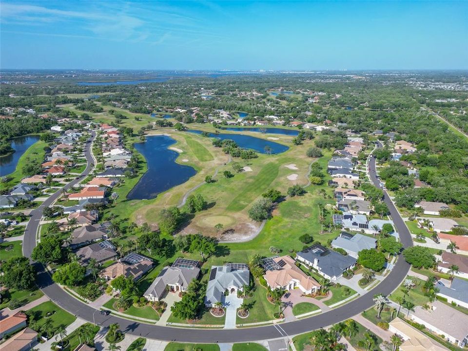 En Venta: $439,900 (3 camas, 2 baños, 2071 Pies cuadrados)