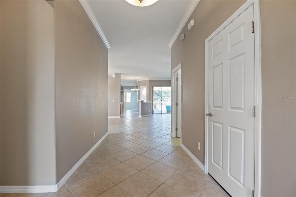 En Venta: $439,900 (3 camas, 2 baños, 2071 Pies cuadrados)