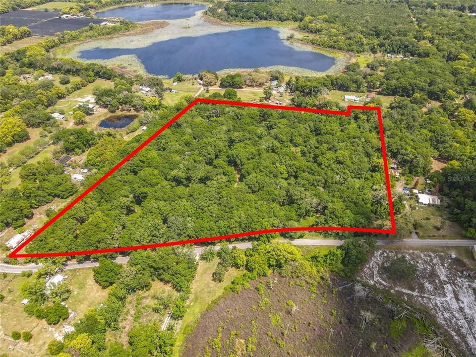 На продажу: $399,900 (16.76 acres)