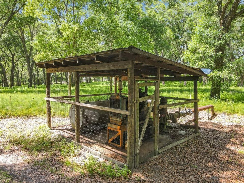 На продажу: $399,900 (16.76 acres)