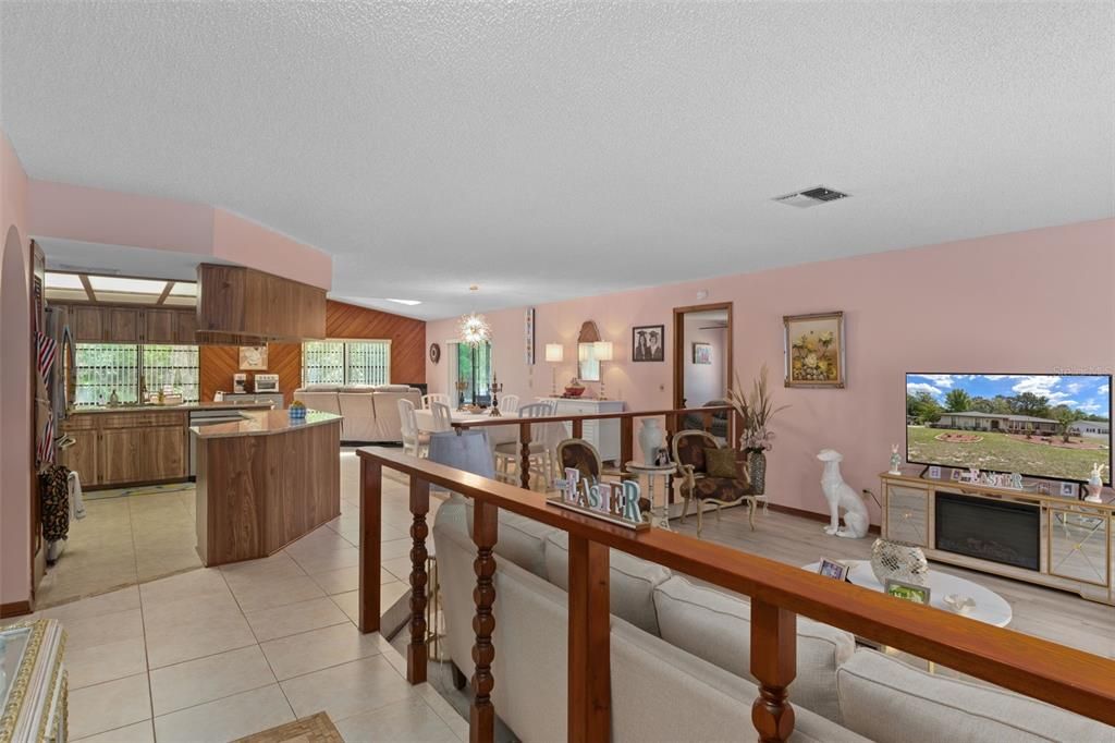 На продажу: $289,000 (2 спален, 2 ванн, 1814 Квадратных фут)