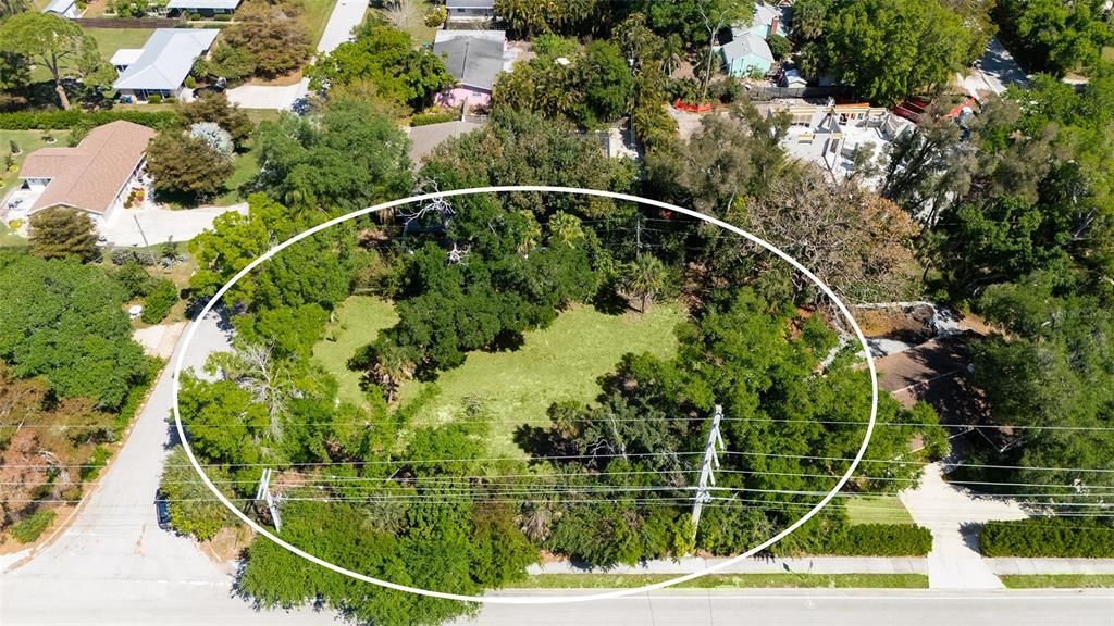 En Venta: $425,000 (0.45 acres)