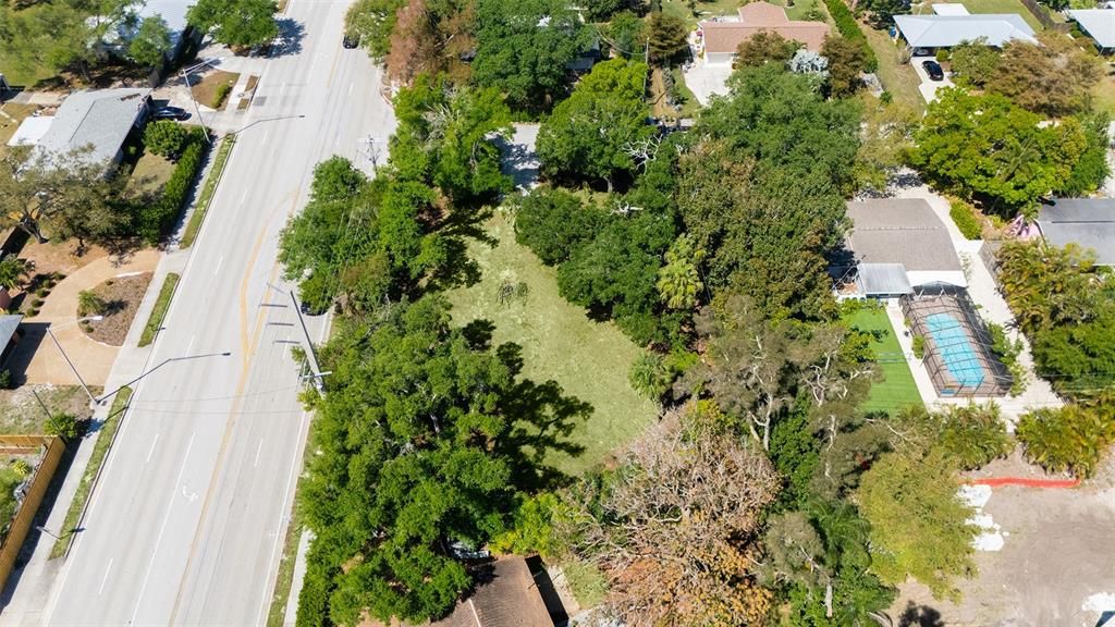 En Venta: $425,000 (0.45 acres)