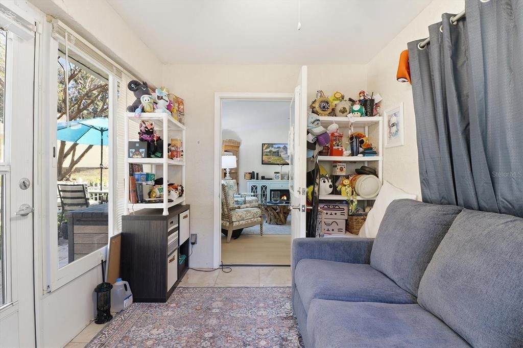 待售: $199,000 (2 贝兹, 2 浴室, 1297 平方英尺)