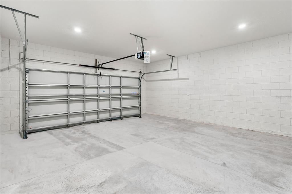 Под контрактом: $599,999 (5 спален, 4 ванн, 2720 Квадратных фут)