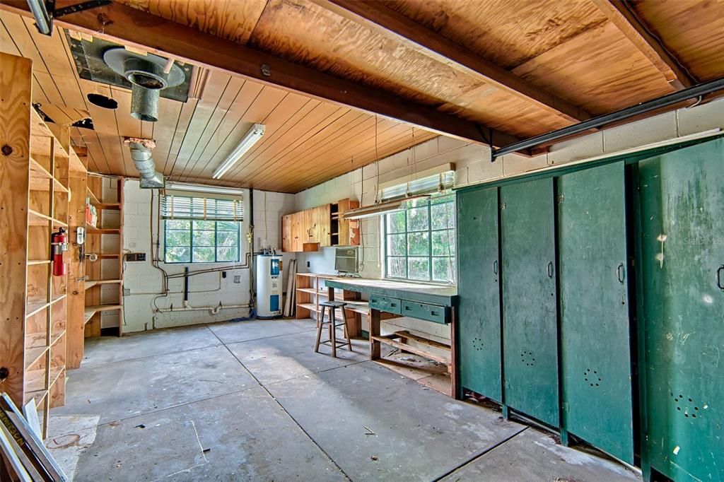 For Sale: $179,900 (3 beds, 2 baths, 1761 Square Feet)