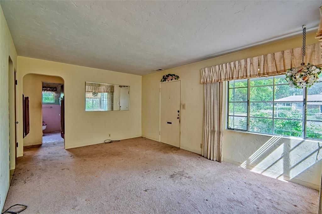 For Sale: $179,900 (3 beds, 2 baths, 1761 Square Feet)