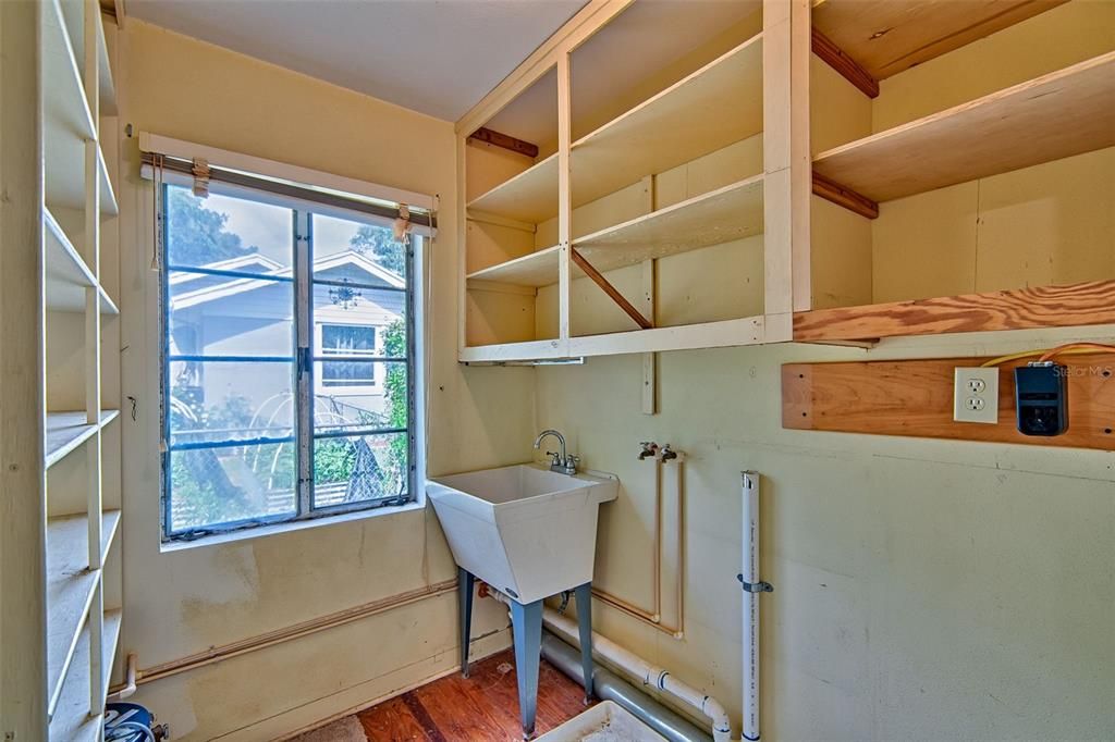 For Sale: $179,900 (3 beds, 2 baths, 1761 Square Feet)