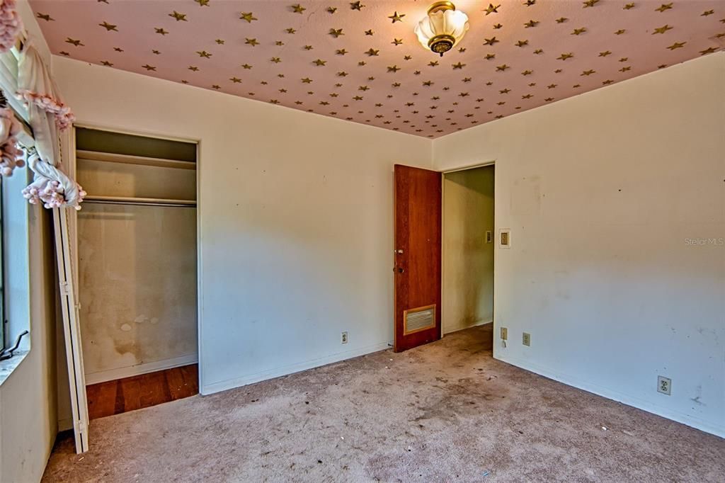 For Sale: $179,900 (3 beds, 2 baths, 1761 Square Feet)