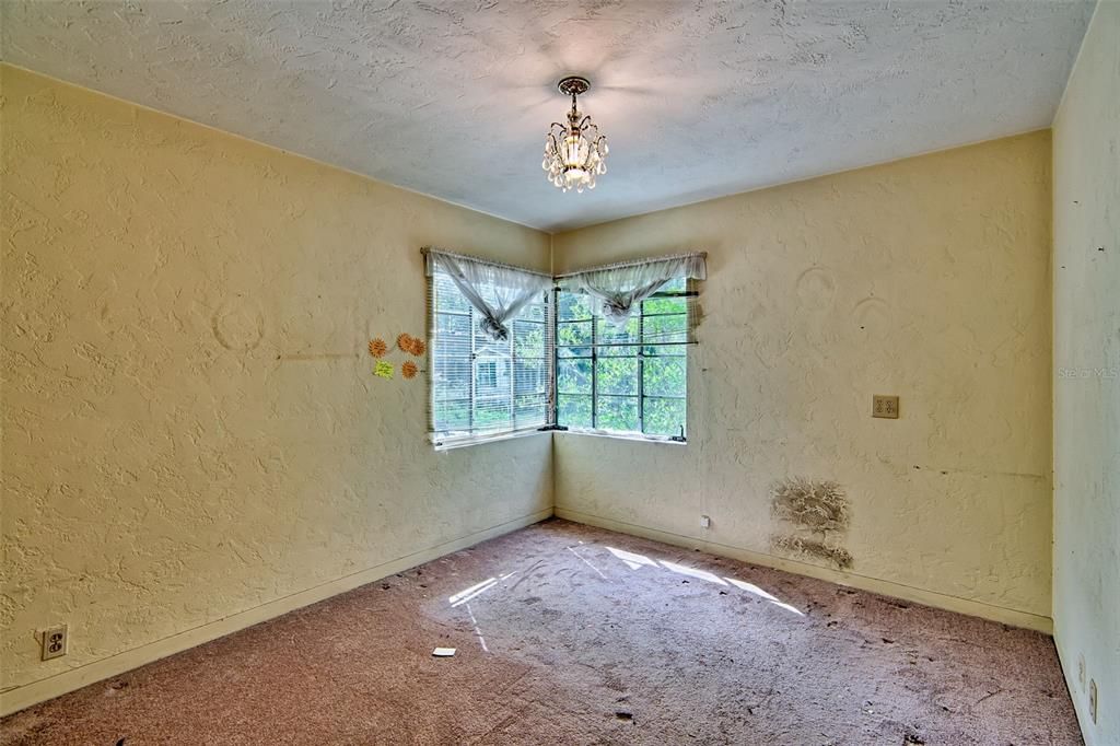 For Sale: $179,900 (3 beds, 2 baths, 1761 Square Feet)