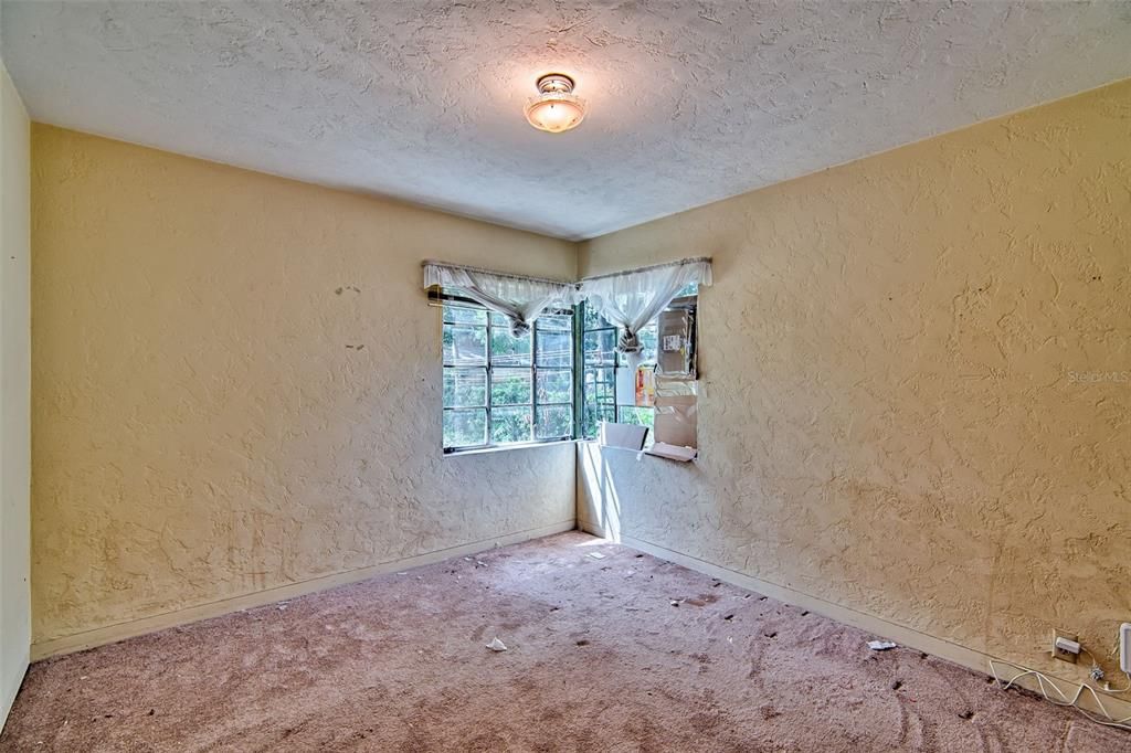 For Sale: $179,900 (3 beds, 2 baths, 1761 Square Feet)