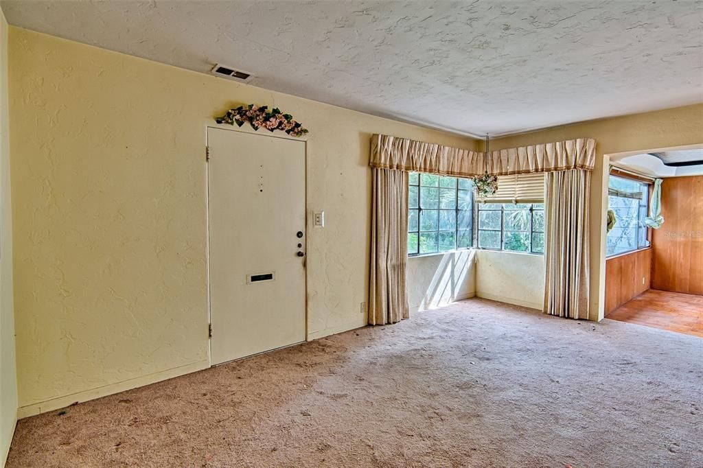 For Sale: $179,900 (3 beds, 2 baths, 1761 Square Feet)