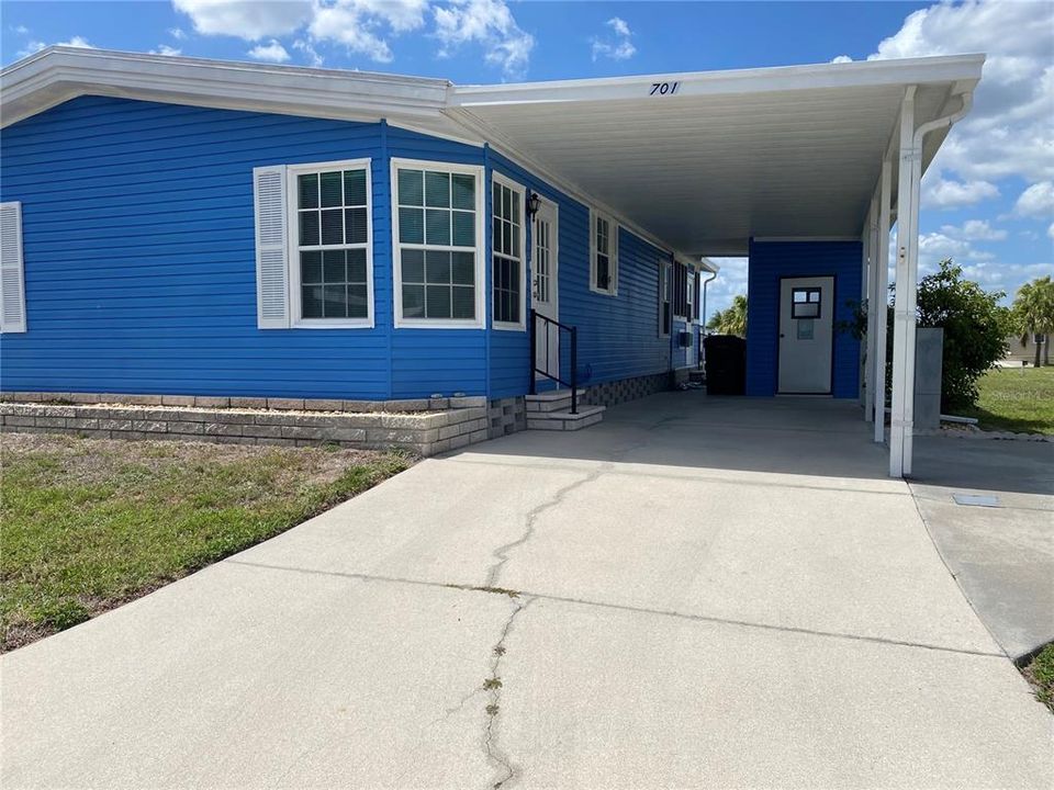 For Sale: $134,900 (2 beds, 2 baths, 1006 Square Feet)