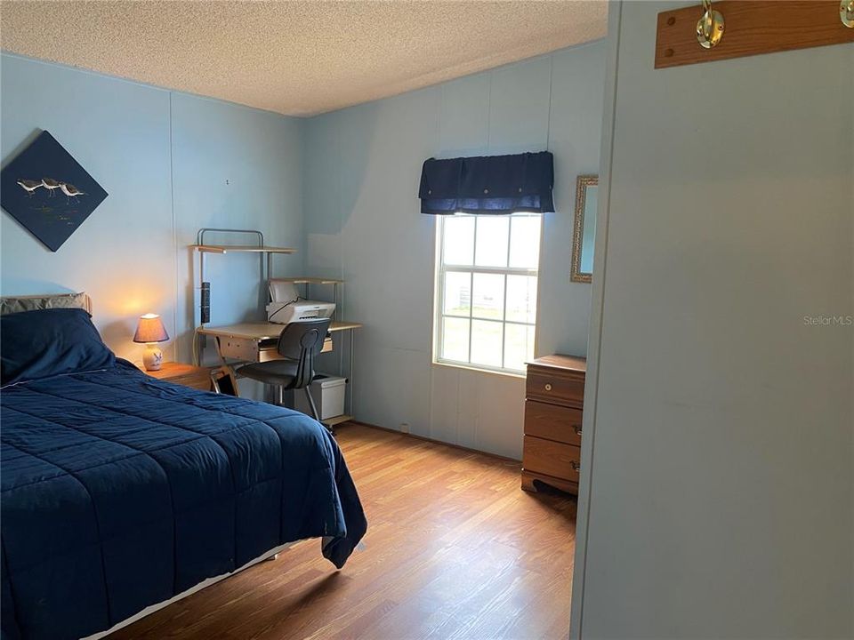 For Sale: $134,900 (2 beds, 2 baths, 1006 Square Feet)