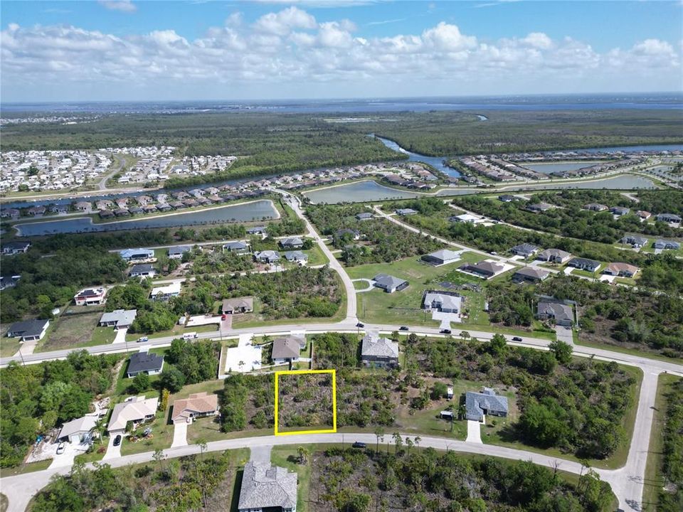 На продажу: $42,000 (0.25 acres)