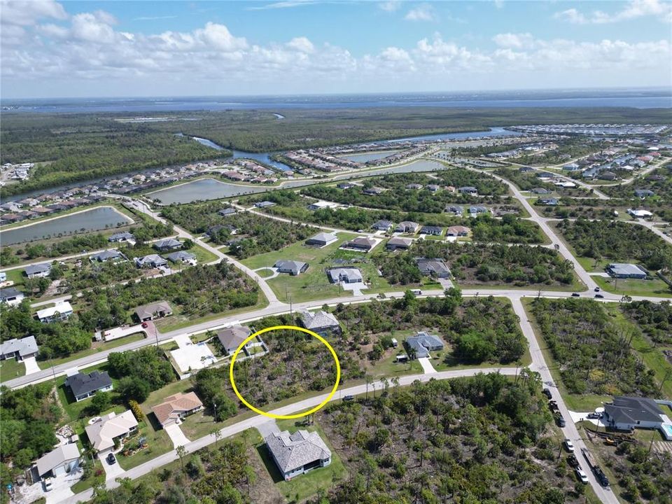 На продажу: $42,000 (0.25 acres)