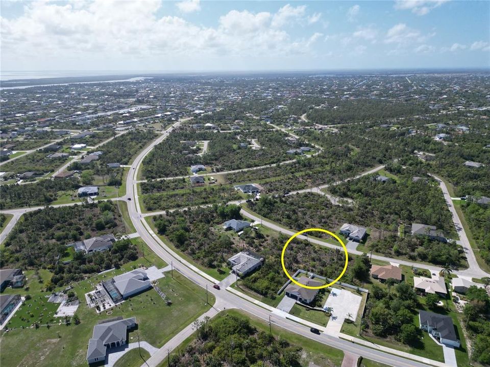 На продажу: $42,000 (0.25 acres)