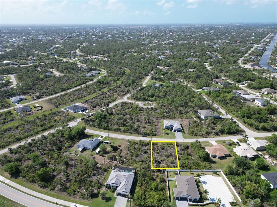 На продажу: $42,000 (0.25 acres)