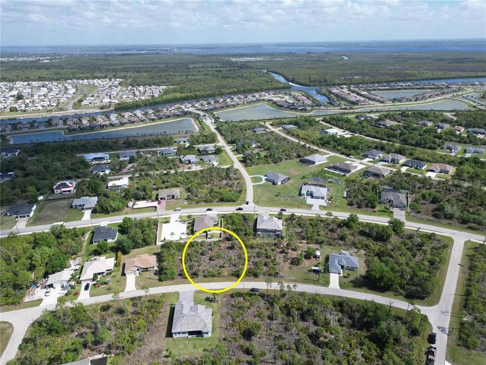 На продажу: $42,000 (0.25 acres)