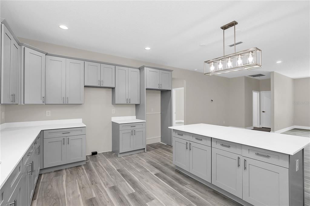 For Rent: $2,400 (4 beds, 3 baths, 2373 Square Feet)